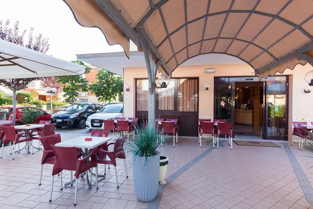 ***  Hotel Gabry Червия Италия